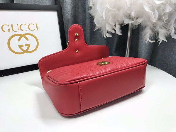 激安グッチバッグコピー角部分ディテール